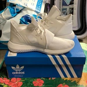 Adidas tubular defiant sneakers